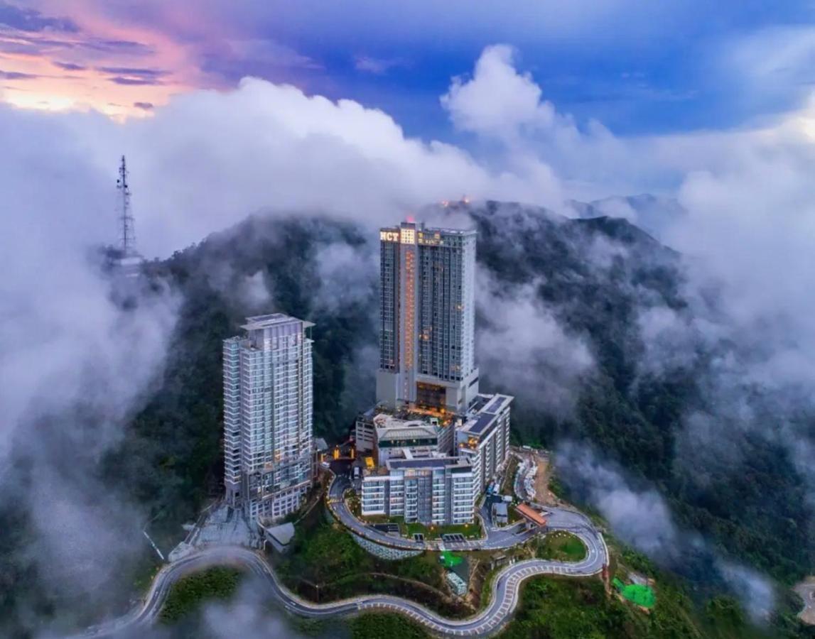 Hilltop Cloud View Genting Luxury Suite Гентинг Хайлендс Екстериор снимка