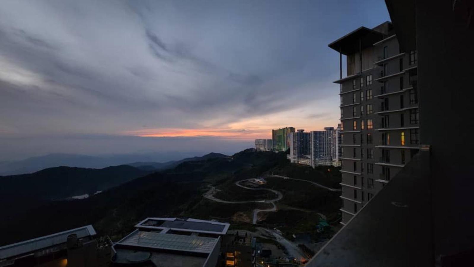 Hilltop Cloud View Genting Luxury Suite Гентинг Хайлендс Екстериор снимка